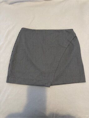 Forever 21 Black and White Houndstooth Mini Skirt